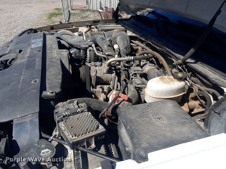 image for item KD9231 2006  Chevrolet Silverado 3500  Crew Cab flatbed pickup truck