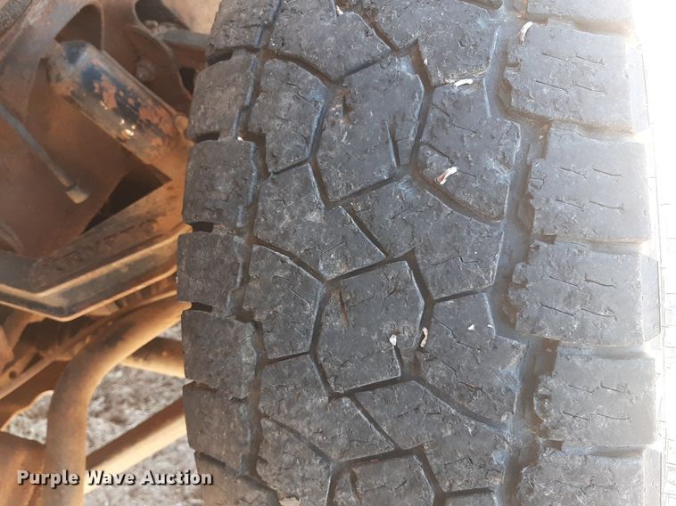 image for item KD9231 2006  Chevrolet Silverado 3500  Crew Cab flatbed pickup truck