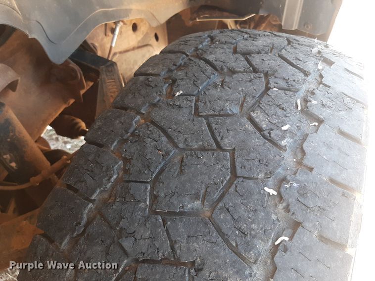 image for item KD9231 2006  Chevrolet Silverado 3500  Crew Cab flatbed pickup truck