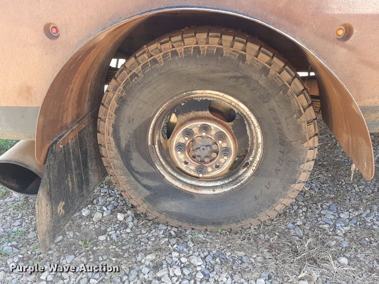 image for item KD9231 2006  Chevrolet Silverado 3500  Crew Cab flatbed pickup truck