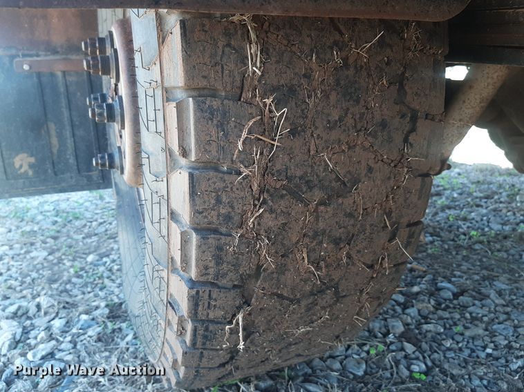 image for item KD9231 2006  Chevrolet Silverado 3500  Crew Cab flatbed pickup truck