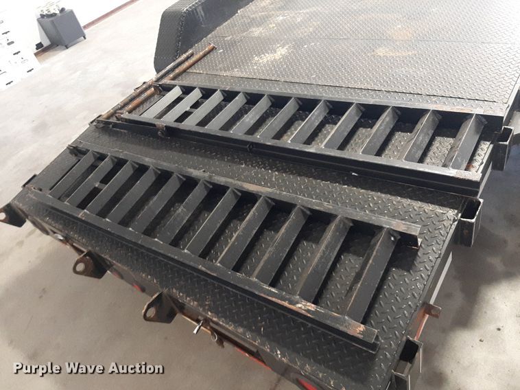 image for item KD9253 2006 Titan  equipment trailer