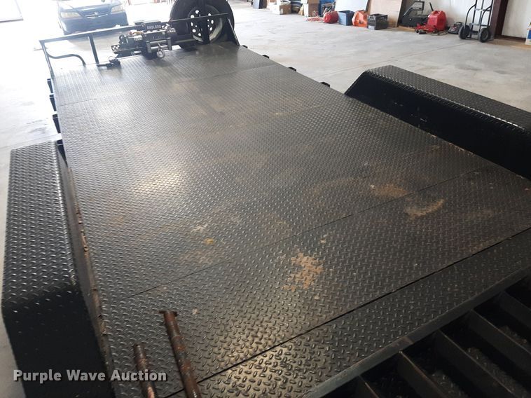 image for item KD9253 2006 Titan  equipment trailer