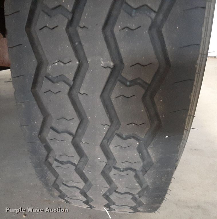 image for item KD9253 2006 Titan  equipment trailer