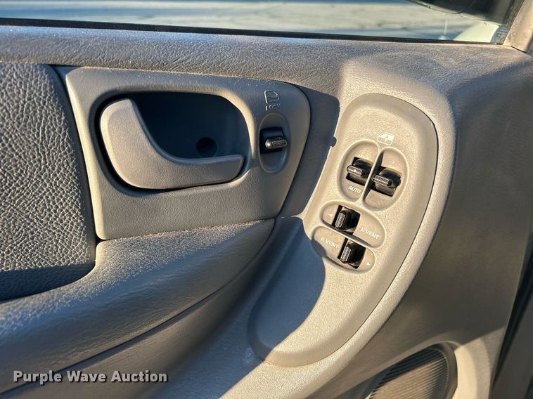 image for item KH9529 2006 Dodge Grand Caravan  van