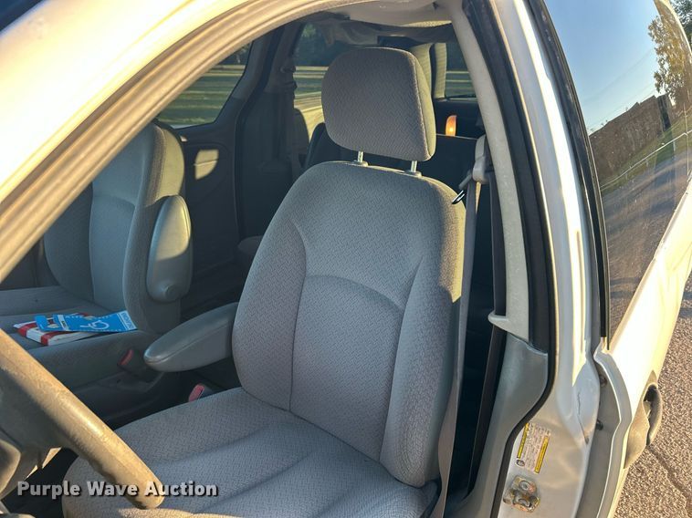 image for item KH9529 2006 Dodge Grand Caravan  van