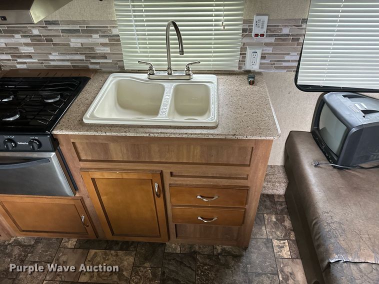 image for item KT9287 2015 Coachmen Catalina  camper