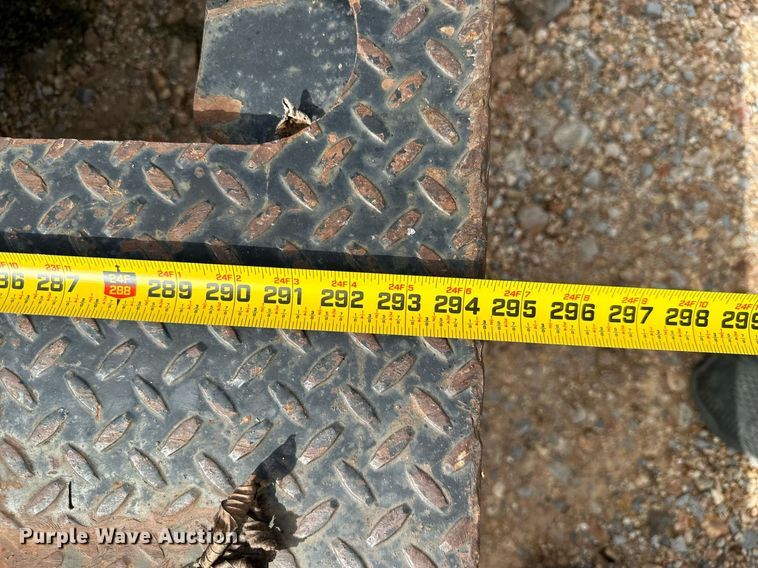 image for item KT9292 2018 Lone Star equipment trailer