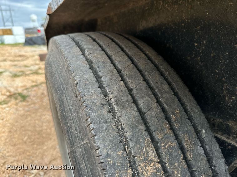 image for item KT9292 2018 Lone Star equipment trailer