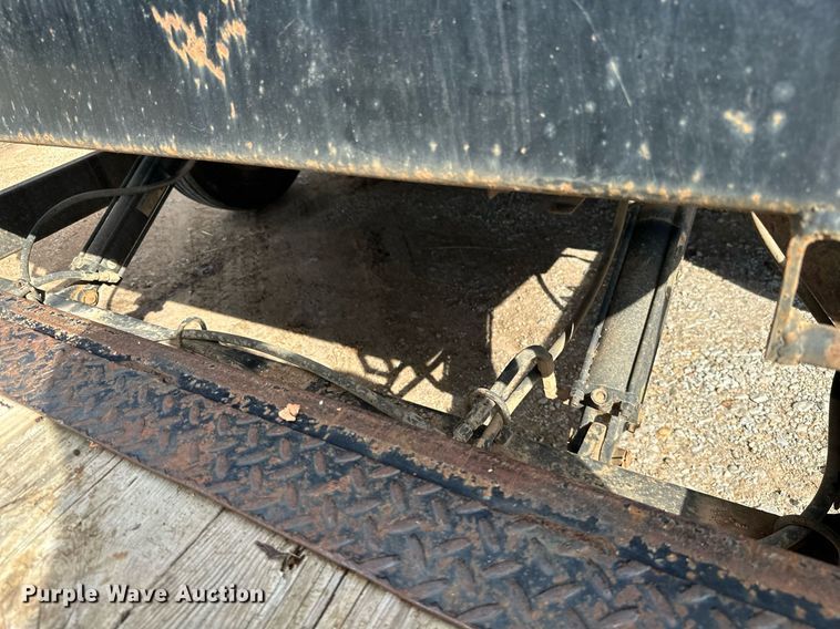 image for item KT9293 2016 Millertime 86X24BU equipment trailer