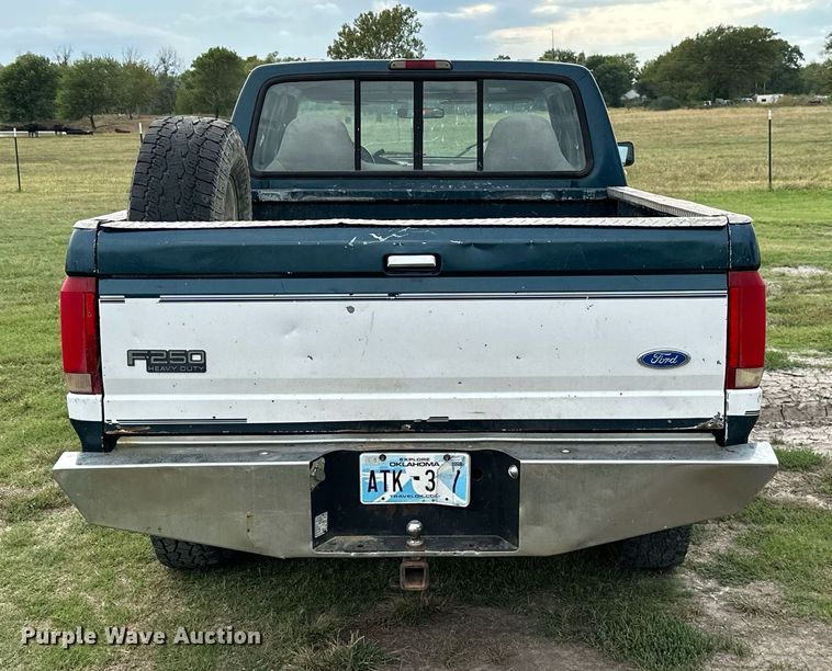 image for item KT9305 1997 Ford F250 Heavy Duty  Crew Cab pickup truck