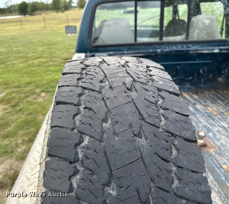 image for item KT9305 1997 Ford F250 Heavy Duty  Crew Cab pickup truck