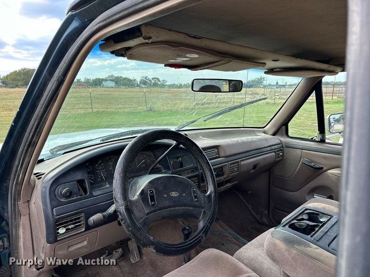 image for item KT9305 1997 Ford F250 Heavy Duty  Crew Cab pickup truck