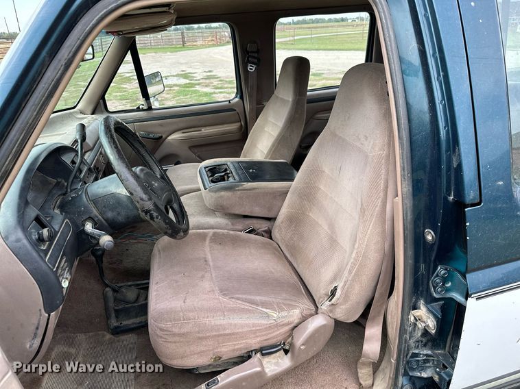 image for item KT9305 1997 Ford F250 Heavy Duty  Crew Cab pickup truck