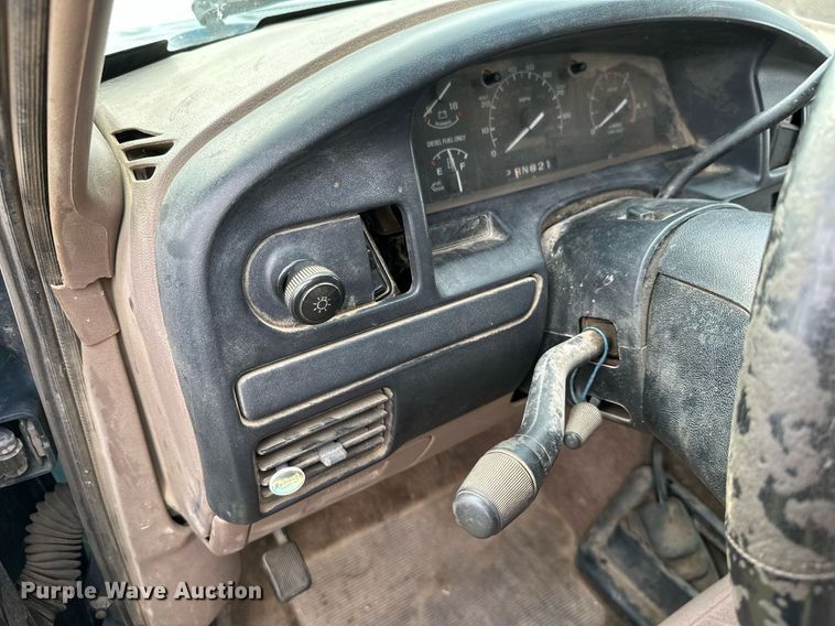 image for item KT9305 1997 Ford F250 Heavy Duty  Crew Cab pickup truck