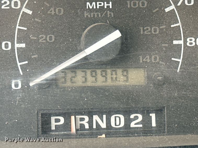 image for item KT9305 1997 Ford F250 Heavy Duty  Crew Cab pickup truck