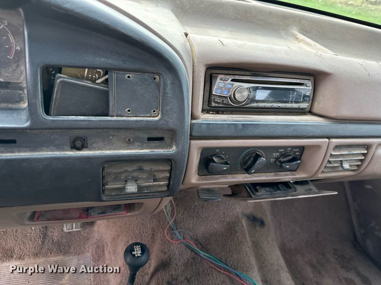 image for item KT9305 1997 Ford F250 Heavy Duty  Crew Cab pickup truck