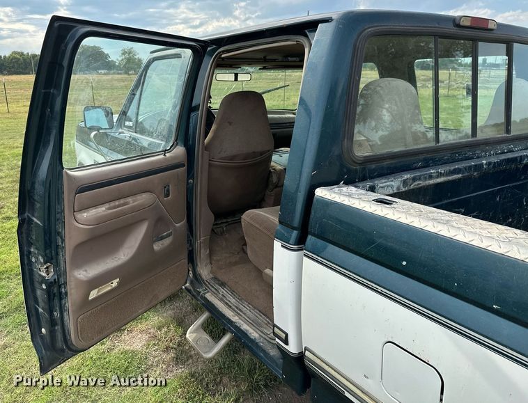 image for item KT9305 1997 Ford F250 Heavy Duty  Crew Cab pickup truck