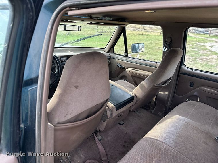 image for item KT9305 1997 Ford F250 Heavy Duty  Crew Cab pickup truck