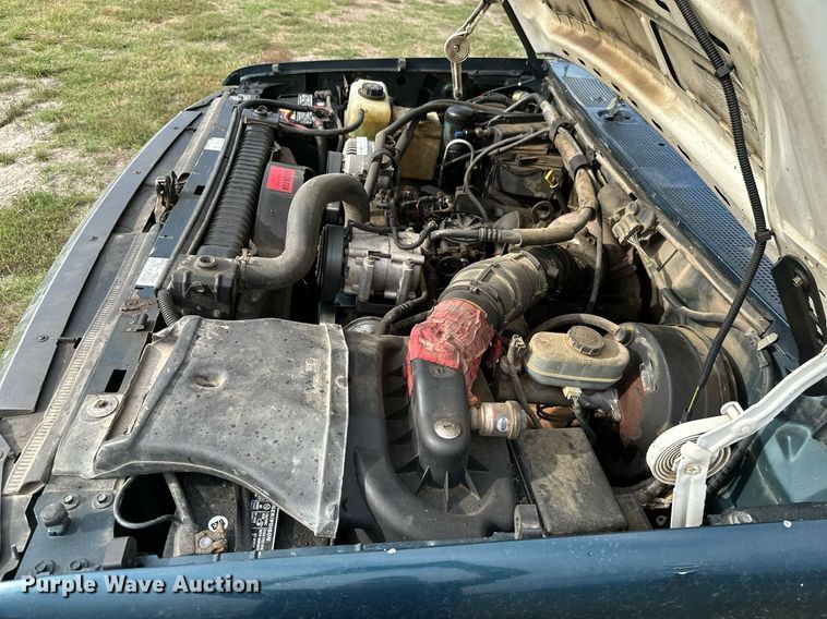 image for item KT9305 1997 Ford F250 Heavy Duty  Crew Cab pickup truck