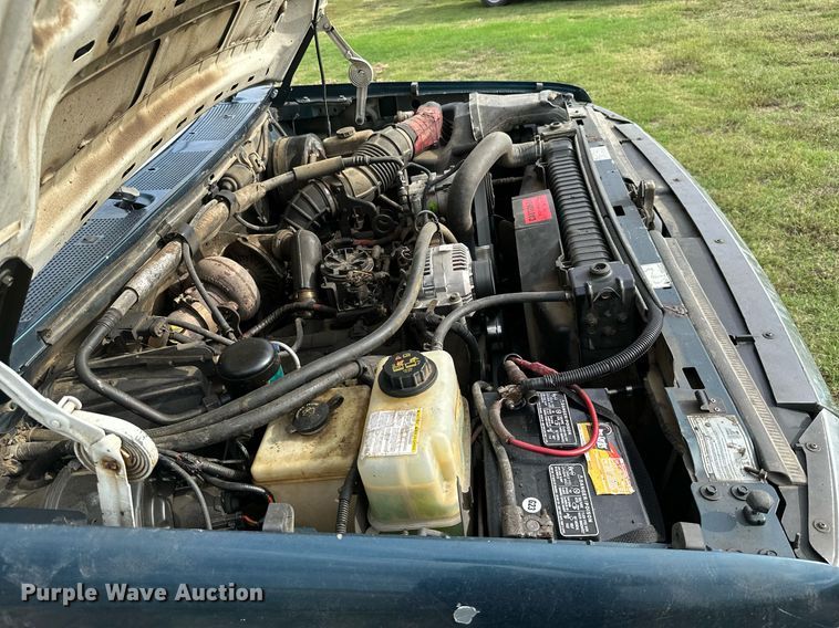 image for item KT9305 1997 Ford F250 Heavy Duty  Crew Cab pickup truck