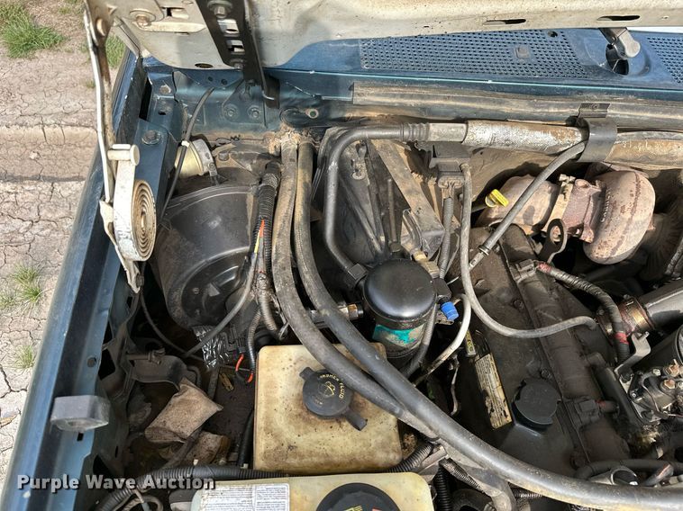 image for item KT9305 1997 Ford F250 Heavy Duty  Crew Cab pickup truck