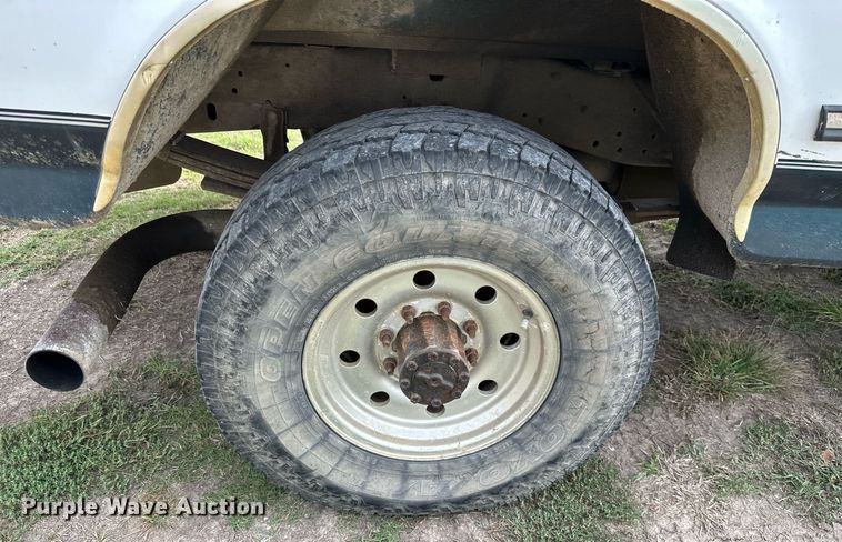 image for item KT9305 1997 Ford F250 Heavy Duty  Crew Cab pickup truck