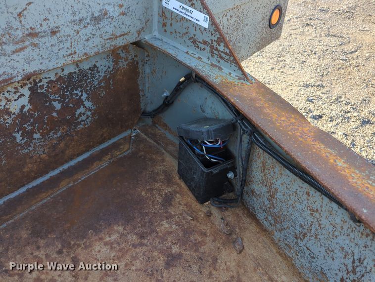 image for item KW9047 1999 Interstate  equipment trailer