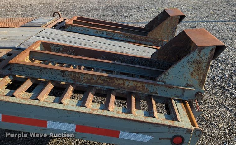 image for item KW9047 1999 Interstate  equipment trailer