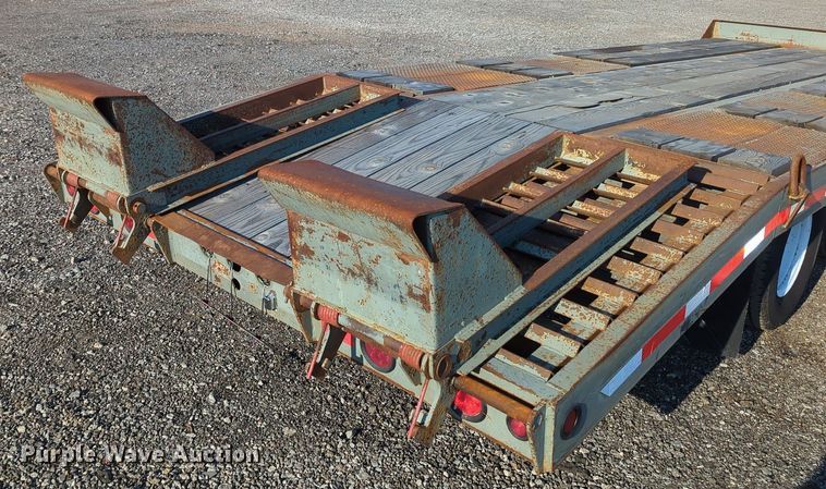 image for item KW9047 1999 Interstate  equipment trailer