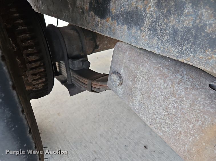 image for item LB9544 2015 H&H  utility trailer