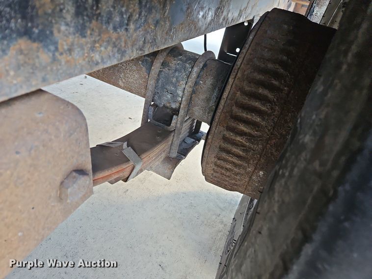 image for item LB9544 2015 H&H  utility trailer