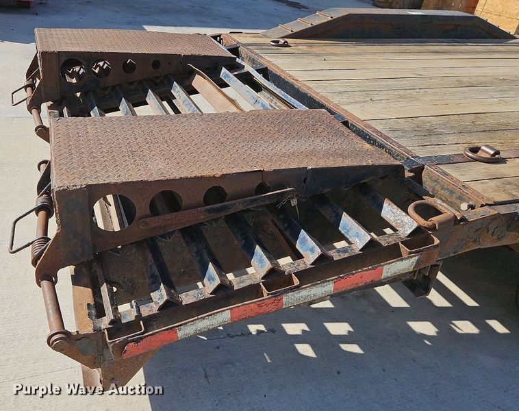 image for item LB9544 2015 H&H  utility trailer