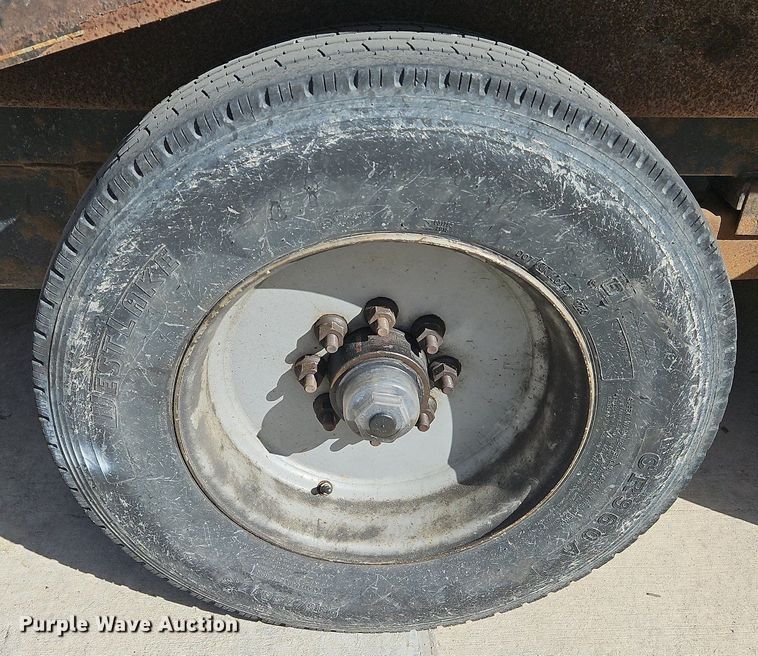 image for item LB9544 2015 H&H  utility trailer