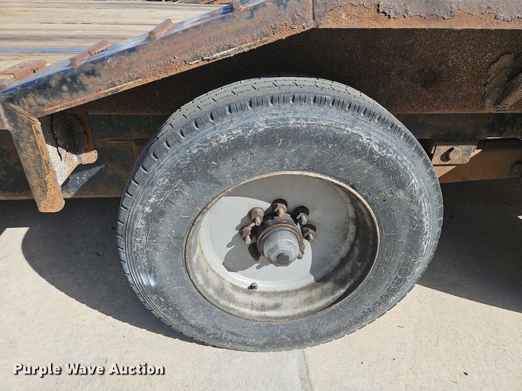 image for item LB9544 2015 H&H  utility trailer