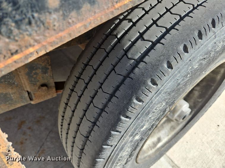 image for item LB9544 2015 H&H  utility trailer