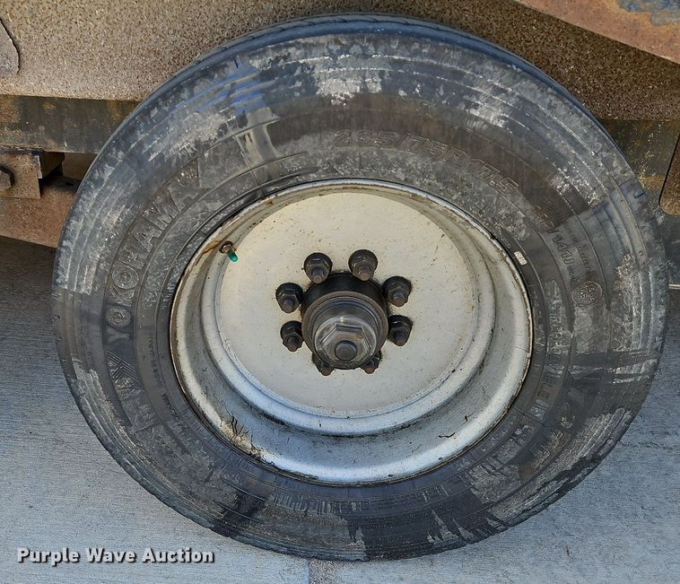 image for item LB9544 2015 H&H  utility trailer