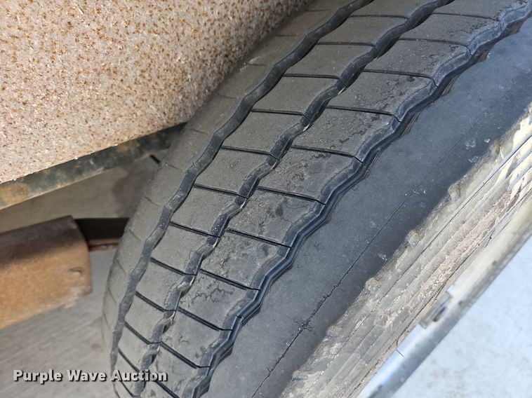 image for item LB9544 2015 H&H  utility trailer