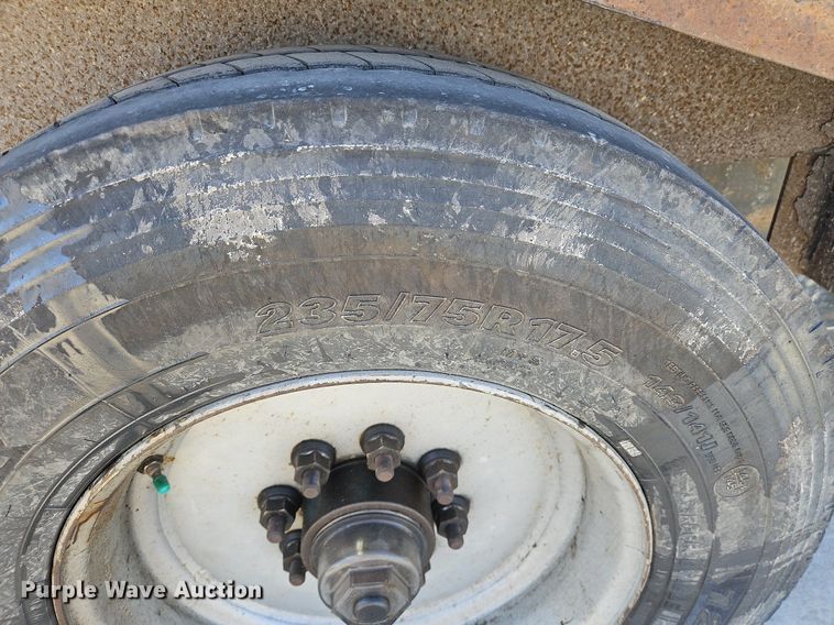 image for item LB9544 2015 H&H  utility trailer