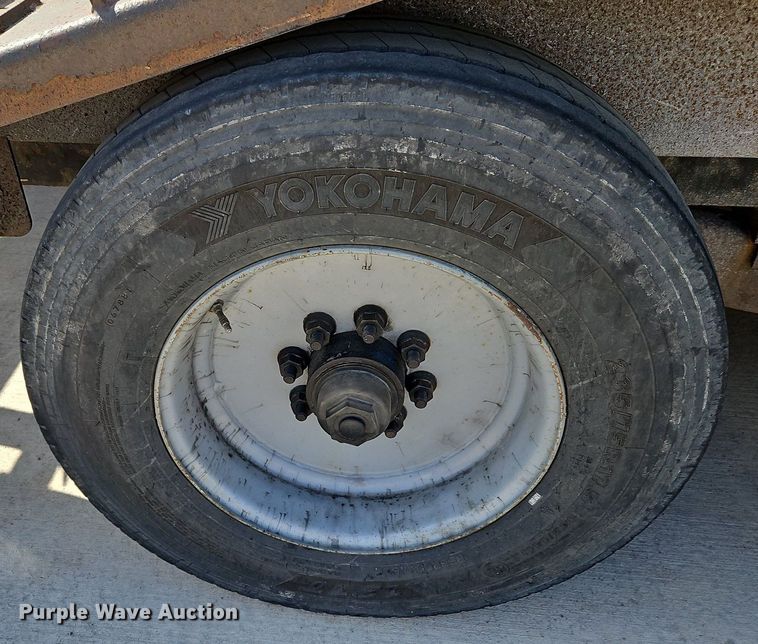 image for item LB9544 2015 H&H  utility trailer