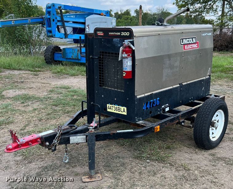 image for item LF9426 2017 Lincoln Electric Vantage 300  welder/generator