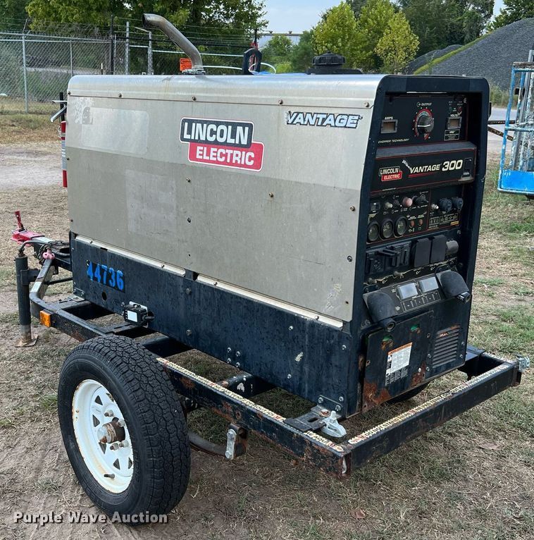 image for item LF9426 2017 Lincoln Electric Vantage 300  welder/generator