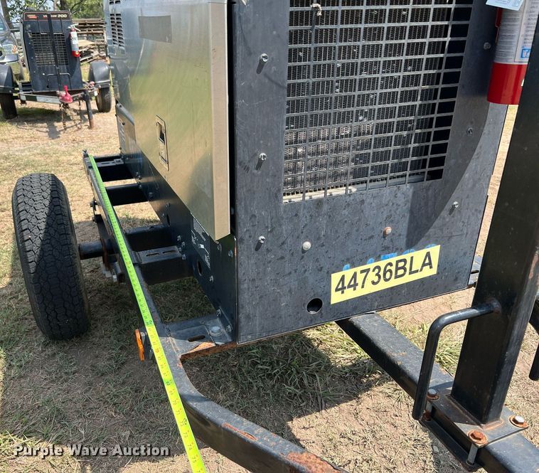 image for item LF9426 2017 Lincoln Electric Vantage 300  welder/generator