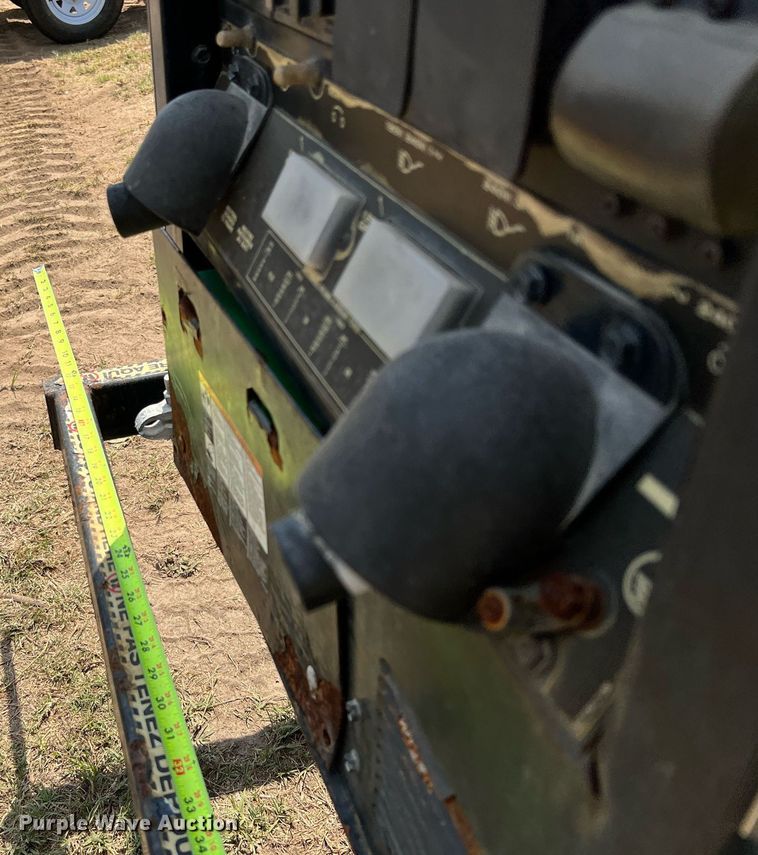 image for item LF9426 2017 Lincoln Electric Vantage 300  welder/generator