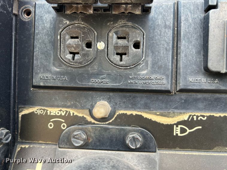 image for item LF9426 2017 Lincoln Electric Vantage 300  welder/generator