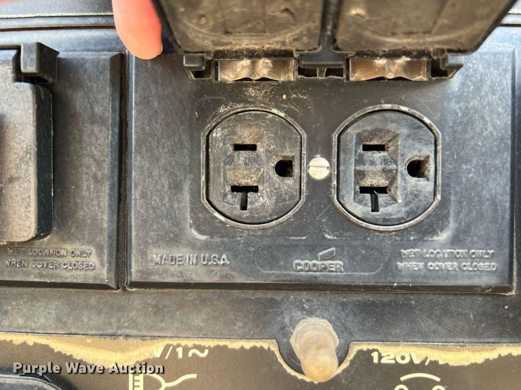 image for item LF9426 2017 Lincoln Electric Vantage 300  welder/generator