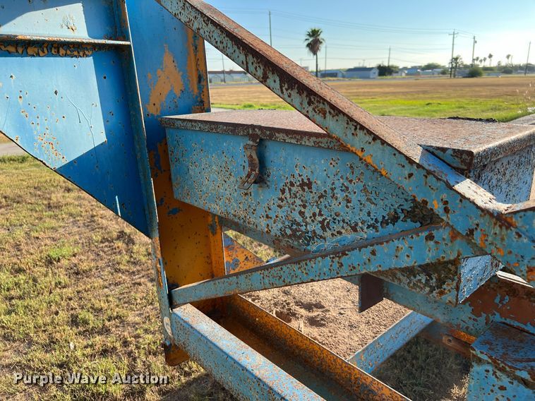 image for item LF9475 1985 Belshe  equipment trailer