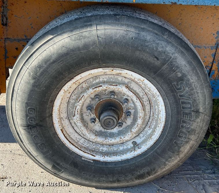 image for item LF9475 1985 Belshe  equipment trailer