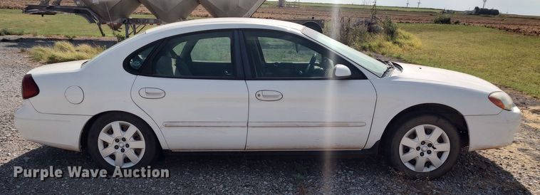 image for item LK9045 2000 Ford Taurus