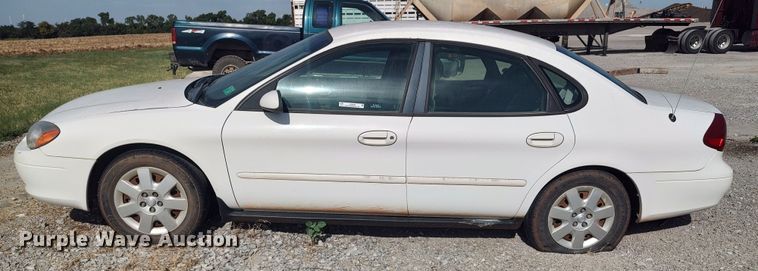 image for item LK9045 2000 Ford Taurus
